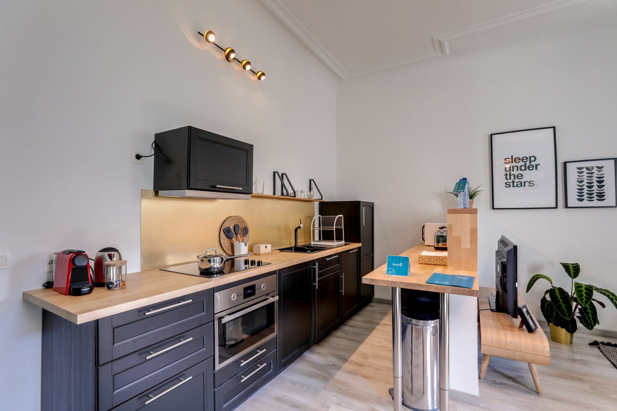 Sweet Inn Apartments- Avenue Louise Брюксел Екстериор снимка