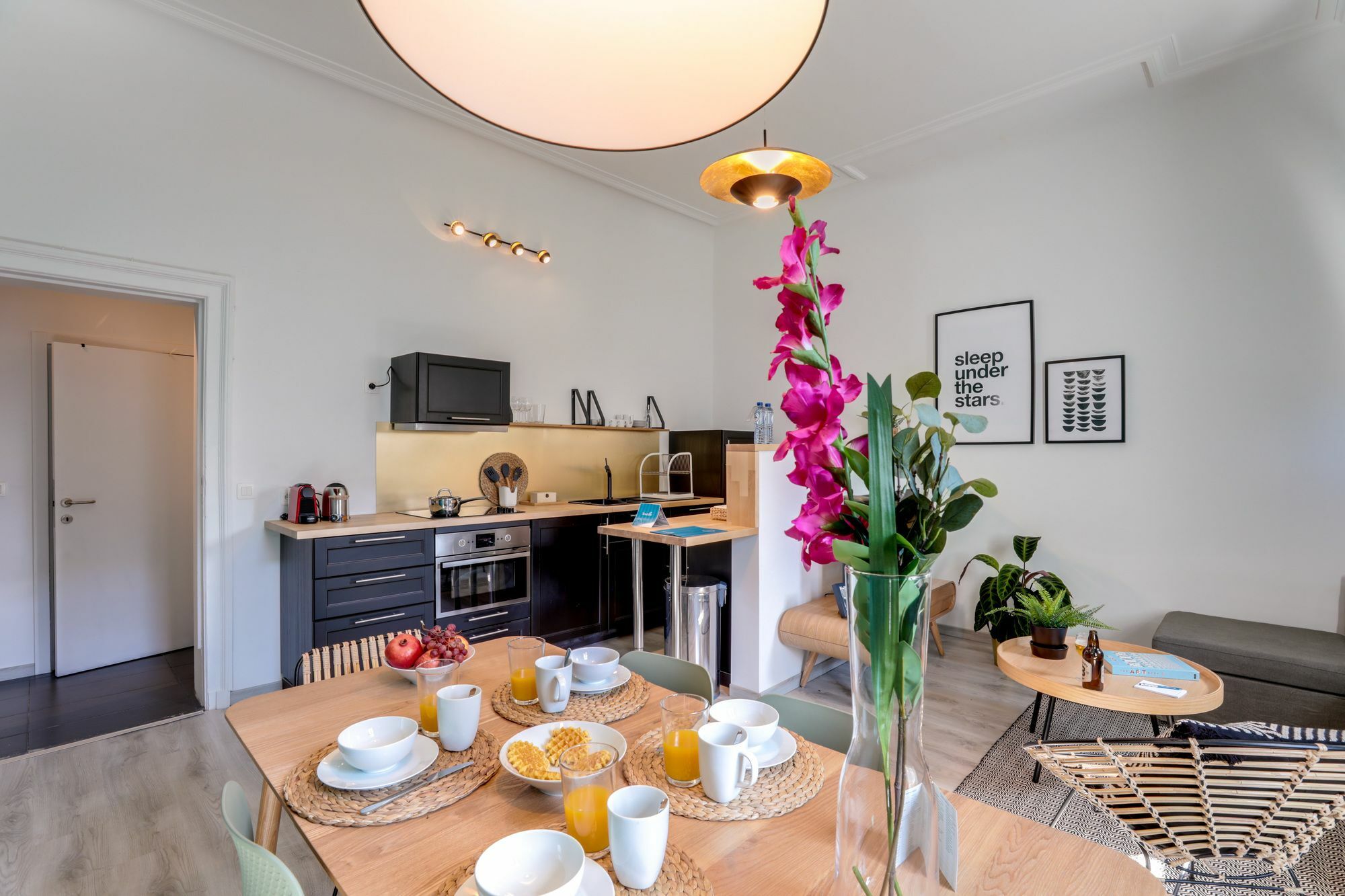 Sweet Inn Apartments- Avenue Louise Брюксел Екстериор снимка